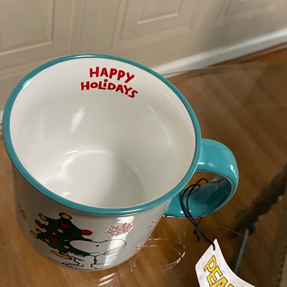 2024 Peanuts Snoopy & Christmas Tree Snowflakes Happy Holidays 21 oz Mug NWT! - Picture 4 of 6